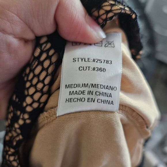 Top Chic Sheer Lace Romper - Picture 11 of 11